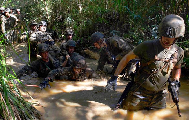 Thủy quân lục chiến Mỹ được học gì để sống sót trong môi trường nhiệt đới?